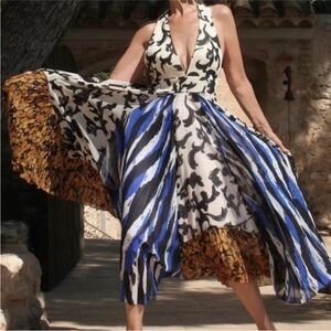 Zara Printed Maxi Dress
Low V-neck Limited Edition Size XS